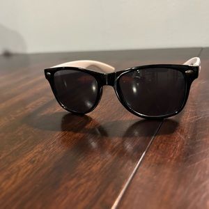 Checkered mini glasses